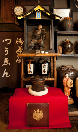 通円茶屋は吉川英治の小説「宮本武蔵」にも出てきますが、創業は平安時代末の永暦元年（西暦1160年）にさかのぼります。